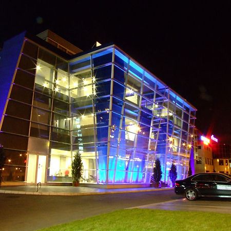 Hotel Metropolitan By Belgrade Arena Bagian luar foto